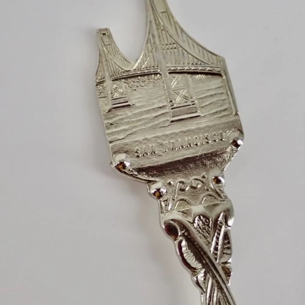 San Francisco Golden Gate Bridge SOUVENIR SPOON  4.5